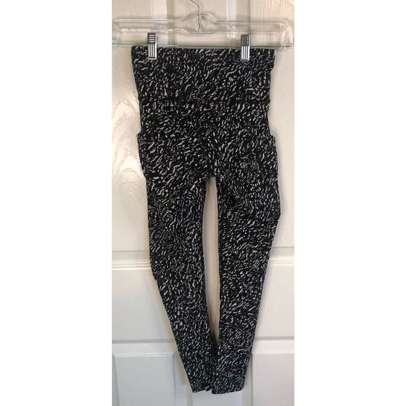 Lululemon Size 2 Fast and Free High Rise Crop Speckle Trail Black Multi Leggings - Picture 11 of 12